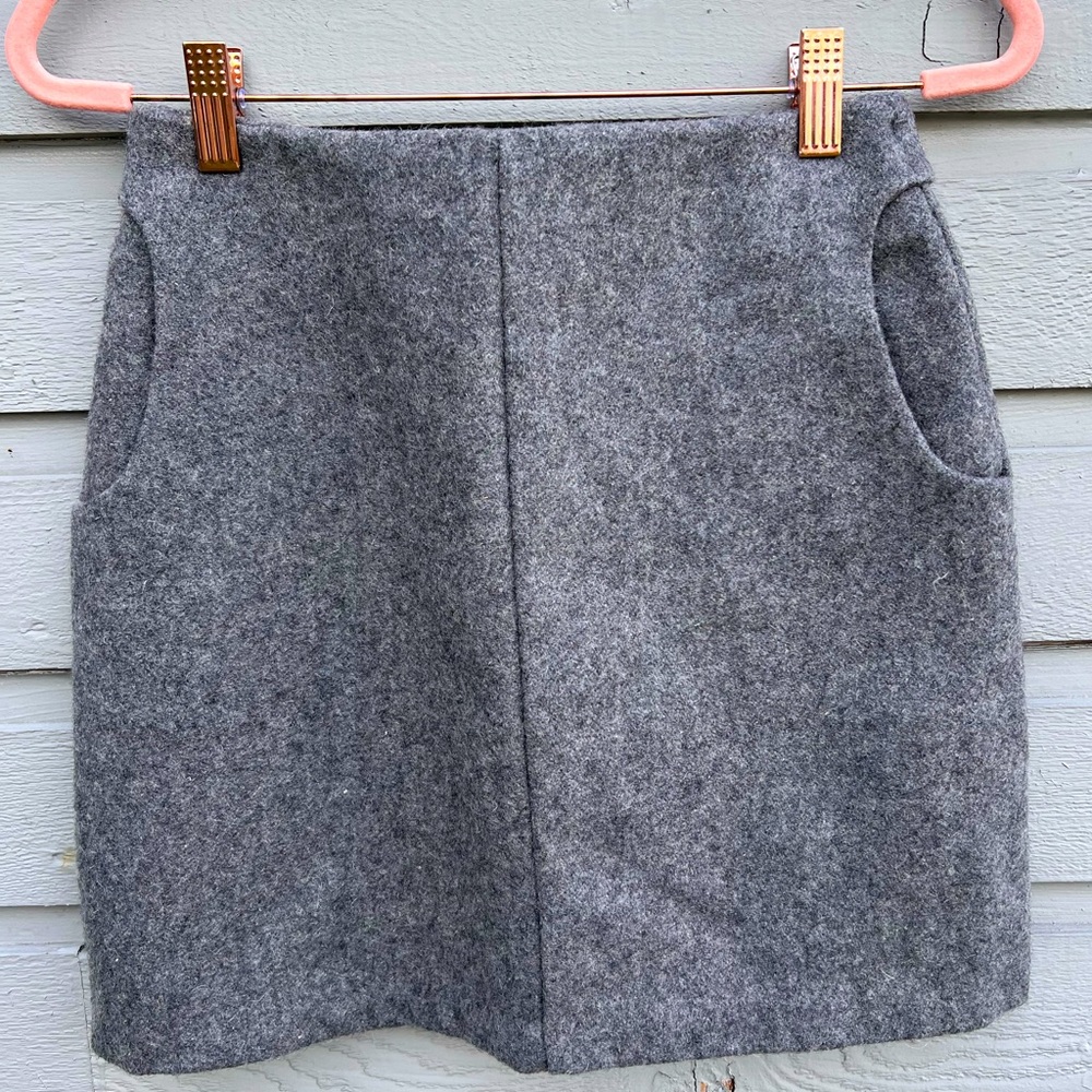 NEW Olive clothing gray wool mini skirt, made in England, size Small